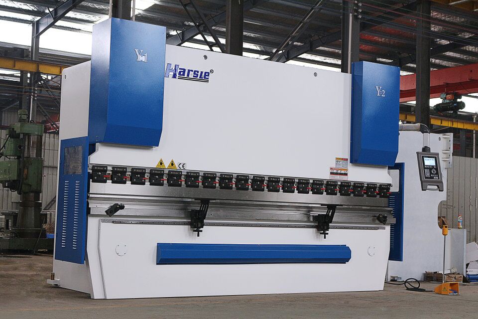 WE67K- 200T/4000 CNC الفرامل الصحفية الهيدروليكية CNC